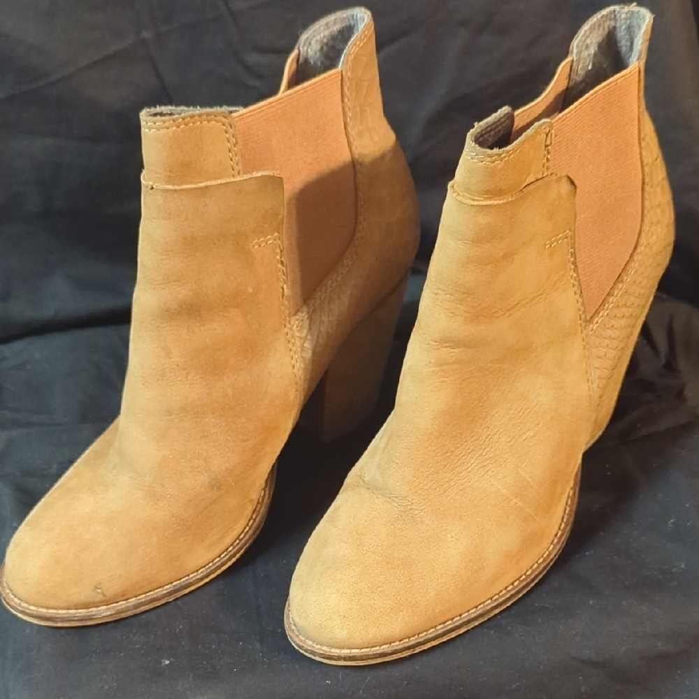 Women's Tan Ankle Boots